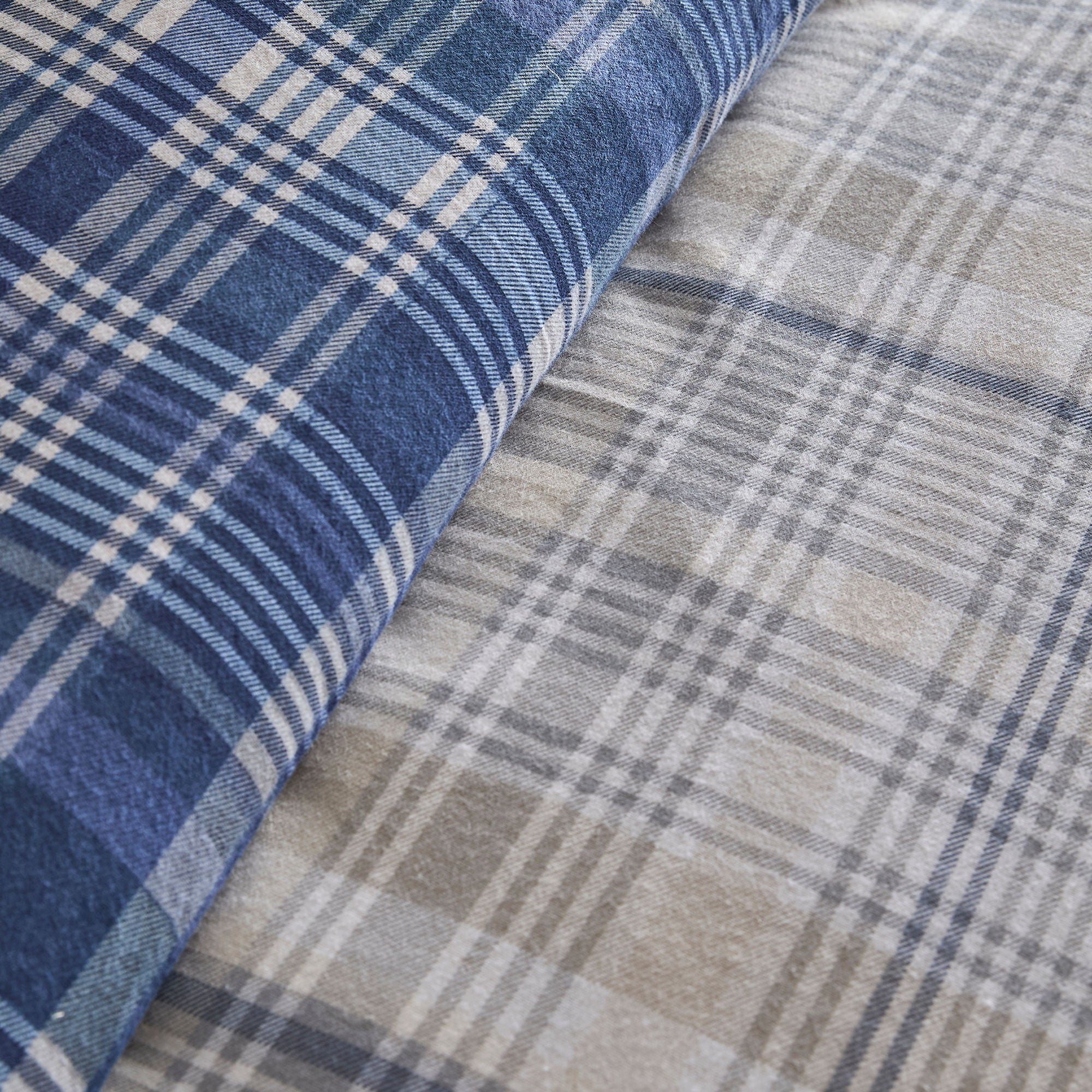 Bennet Check Duvet Cover Set in Navy - Duvet Cover Set - D & D Lodge