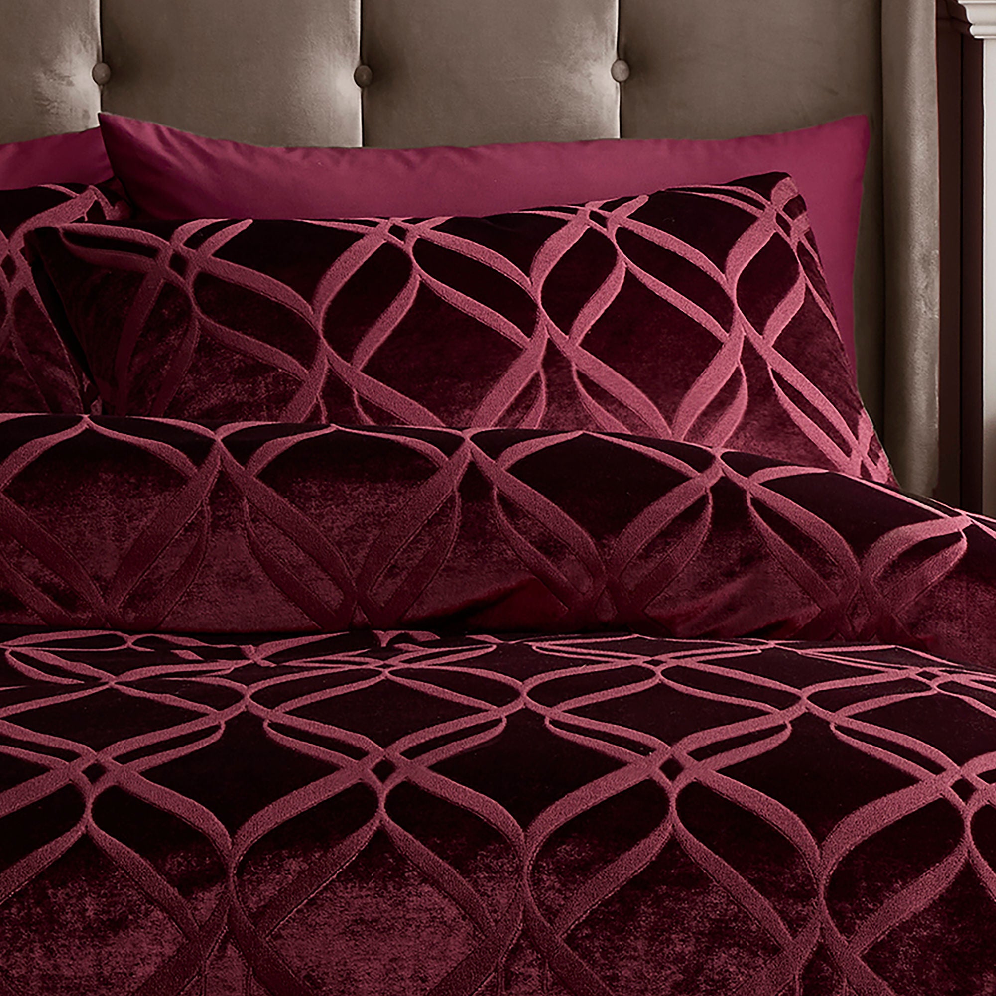 Belfort Duvet Cover Set in Berry - Duvet Cover Set - Soiree