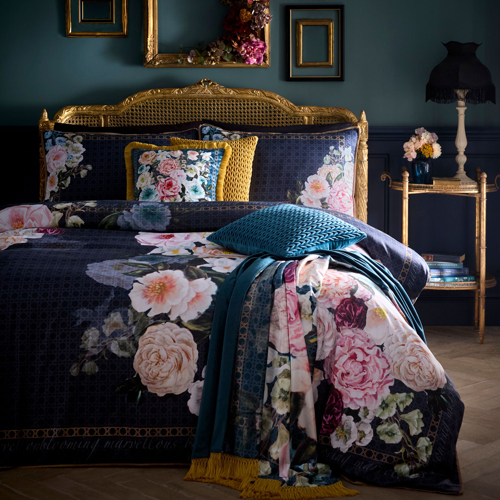 Bouquet List Throw in Blue 130 x 180cm
