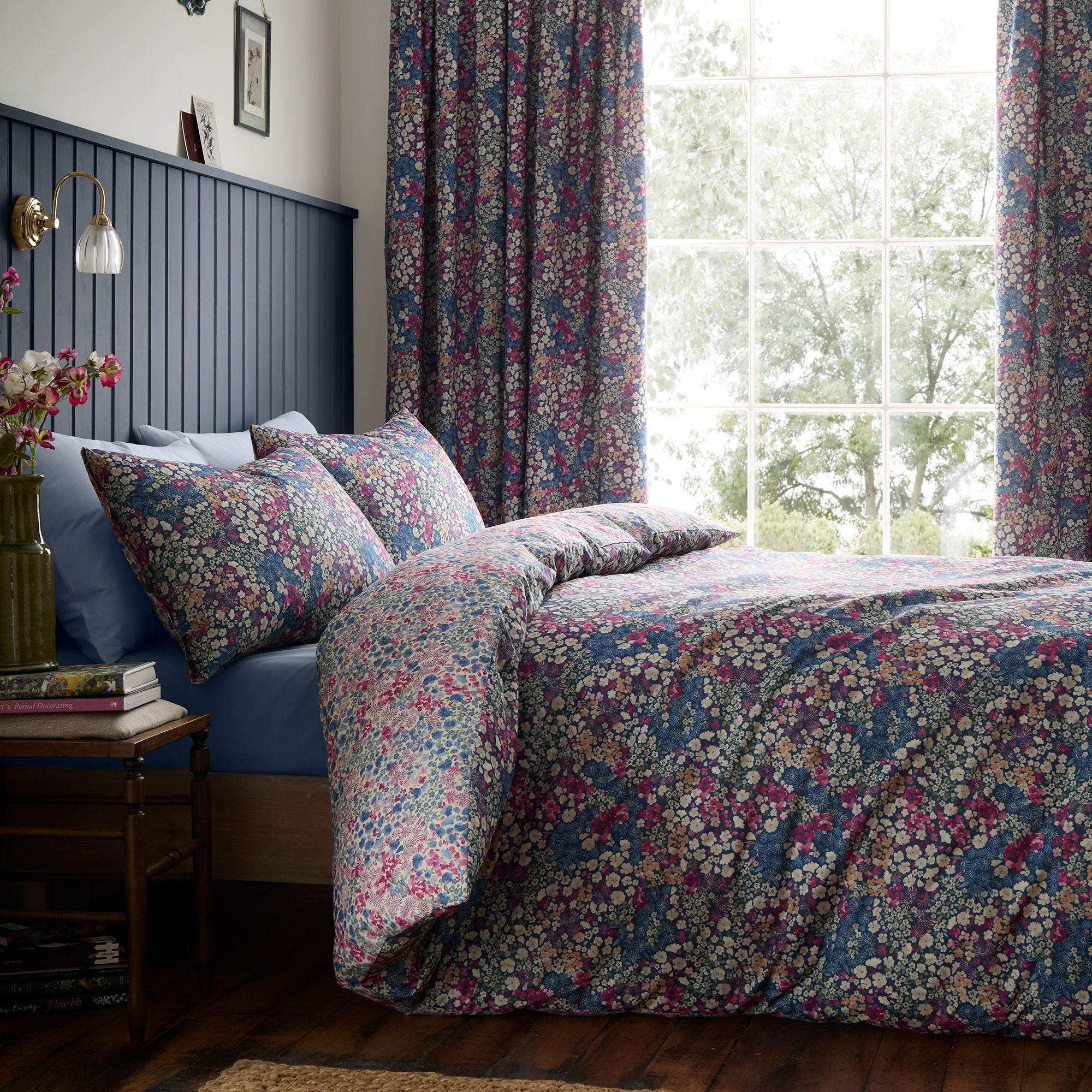 Bessie Duvet Cover Set in Navy - Duvet Cover Set - Dreams & Drapes