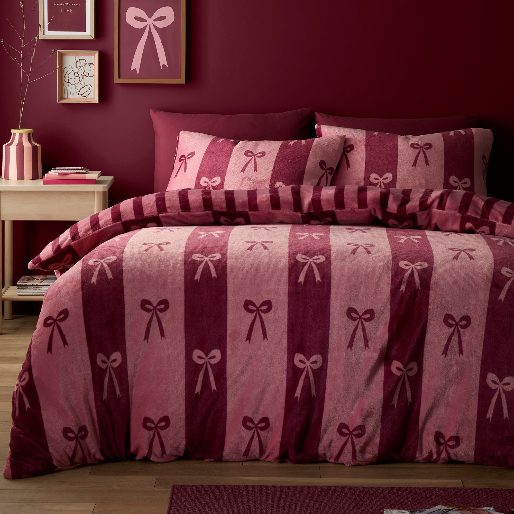 Bows Duvet Cover Set in Berry - Duvet Cover Set - Fusion Snug