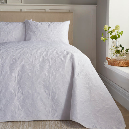Butterfly Garden Bedspread in White 200 x 230cm