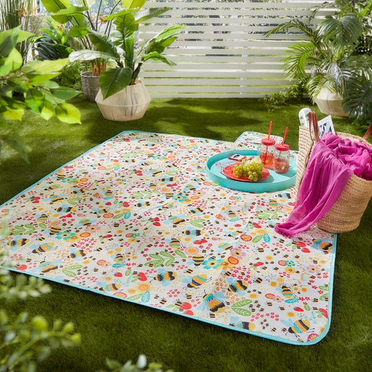Buzzy Bee Outdoor Picnic Blanket in Ochre 135 x 150cm