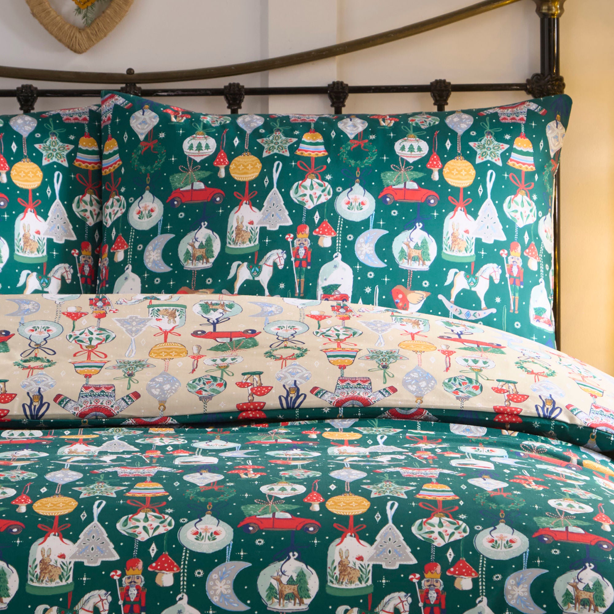 Christmas Ornaments Duvet Cover Set in Green - Duvet Cover Set - Fusion
