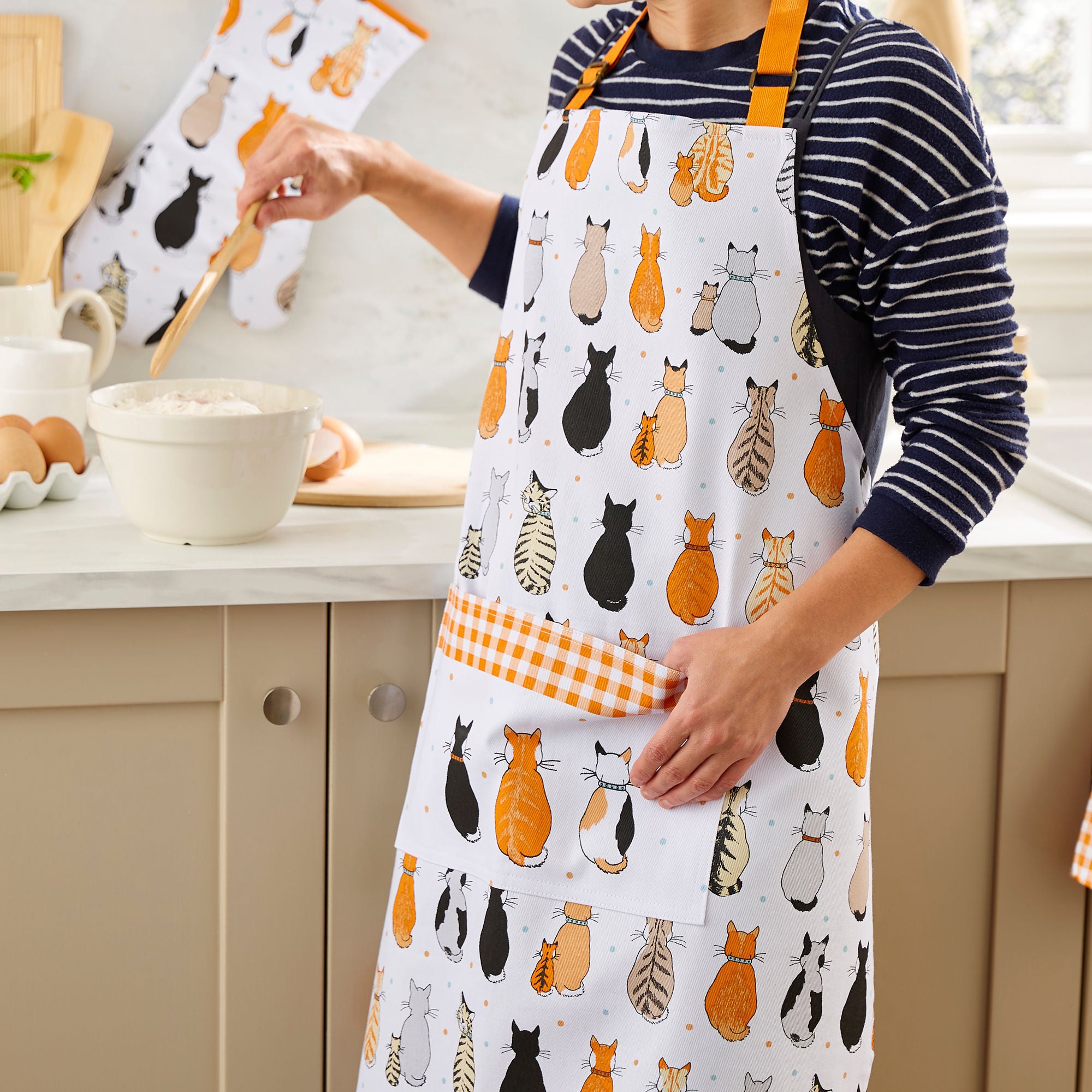 Cats In Waiting 2026 Cotton Apron in Orange - Apron - Ulster Weavers