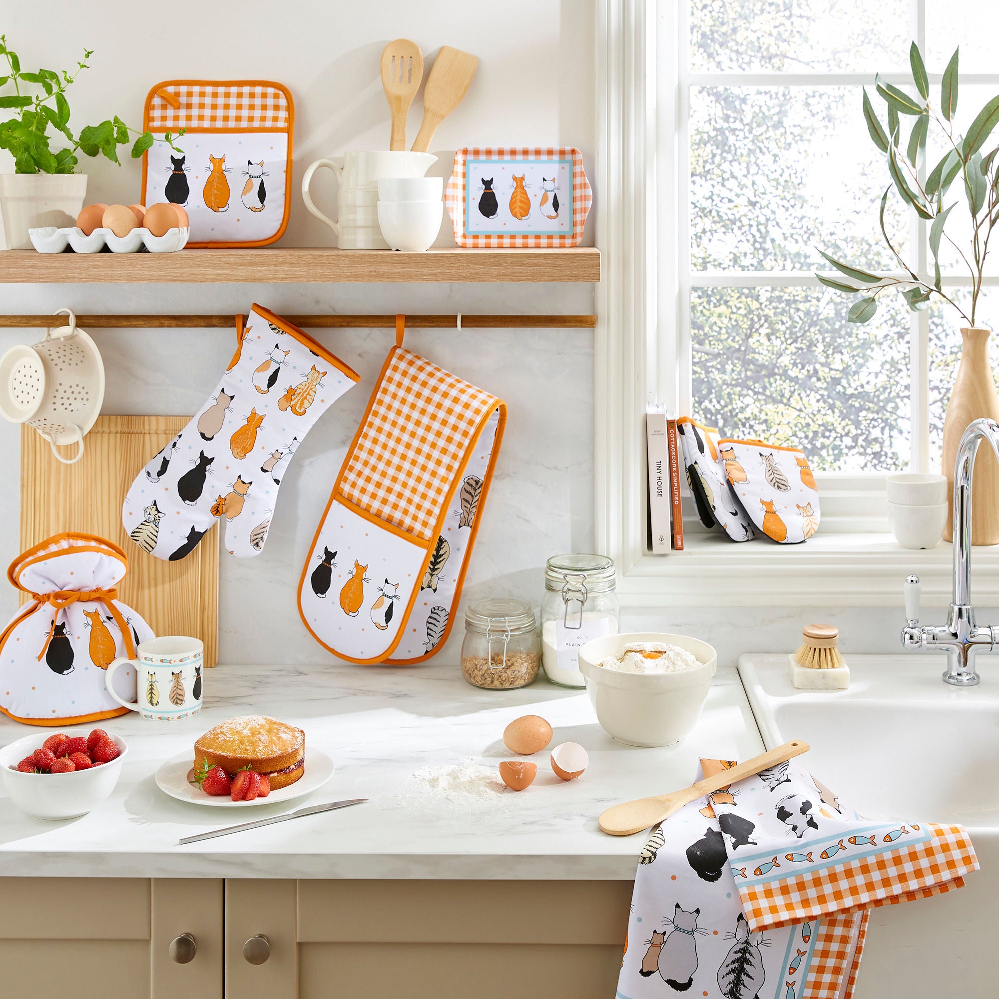 Cats In Waiting 2026 Cotton Apron in Orange - Apron - Ulster Weavers