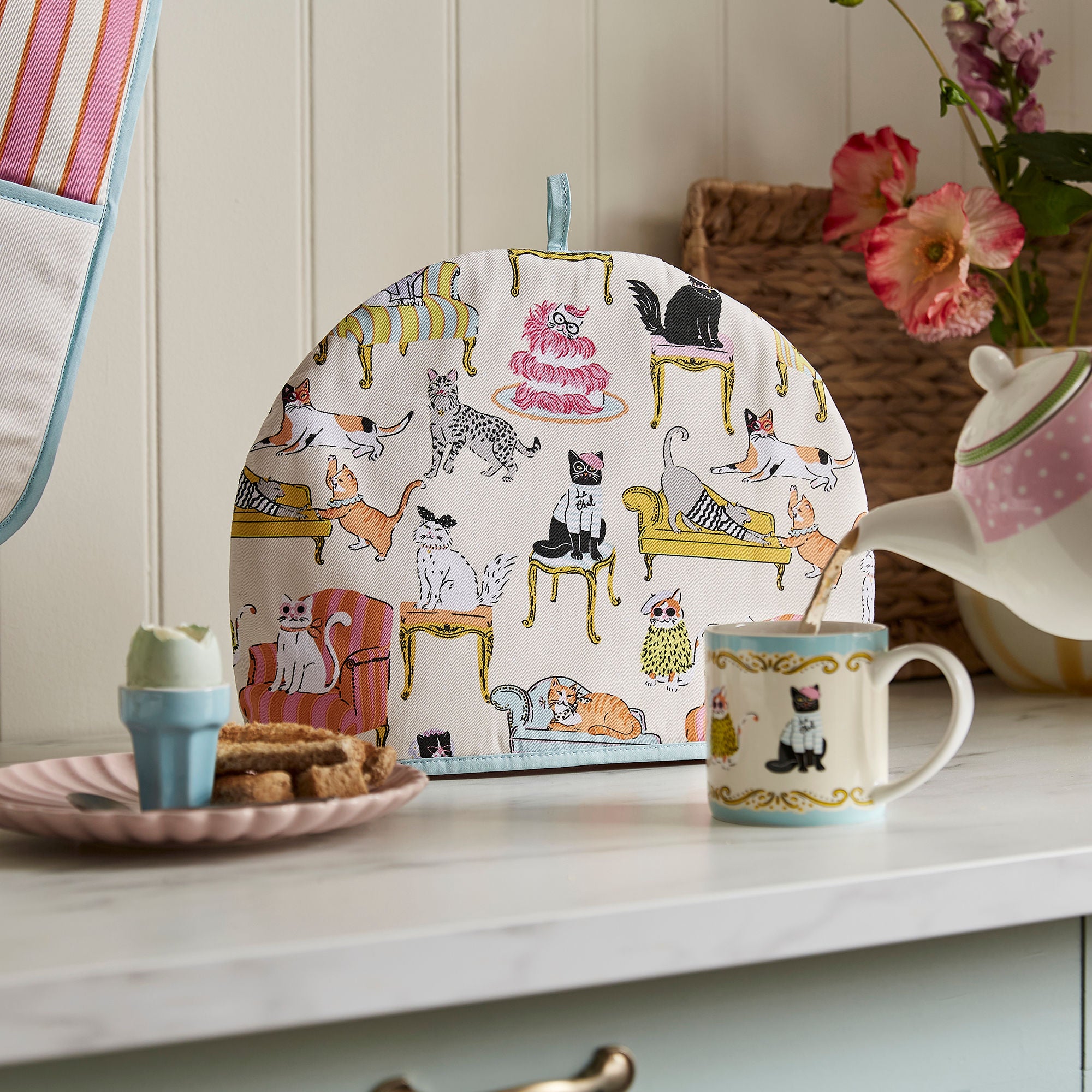 Ulster Weavers Cool Cats Tea Cosy One Size in Multi - Tea Cosy - Ulster Weavers