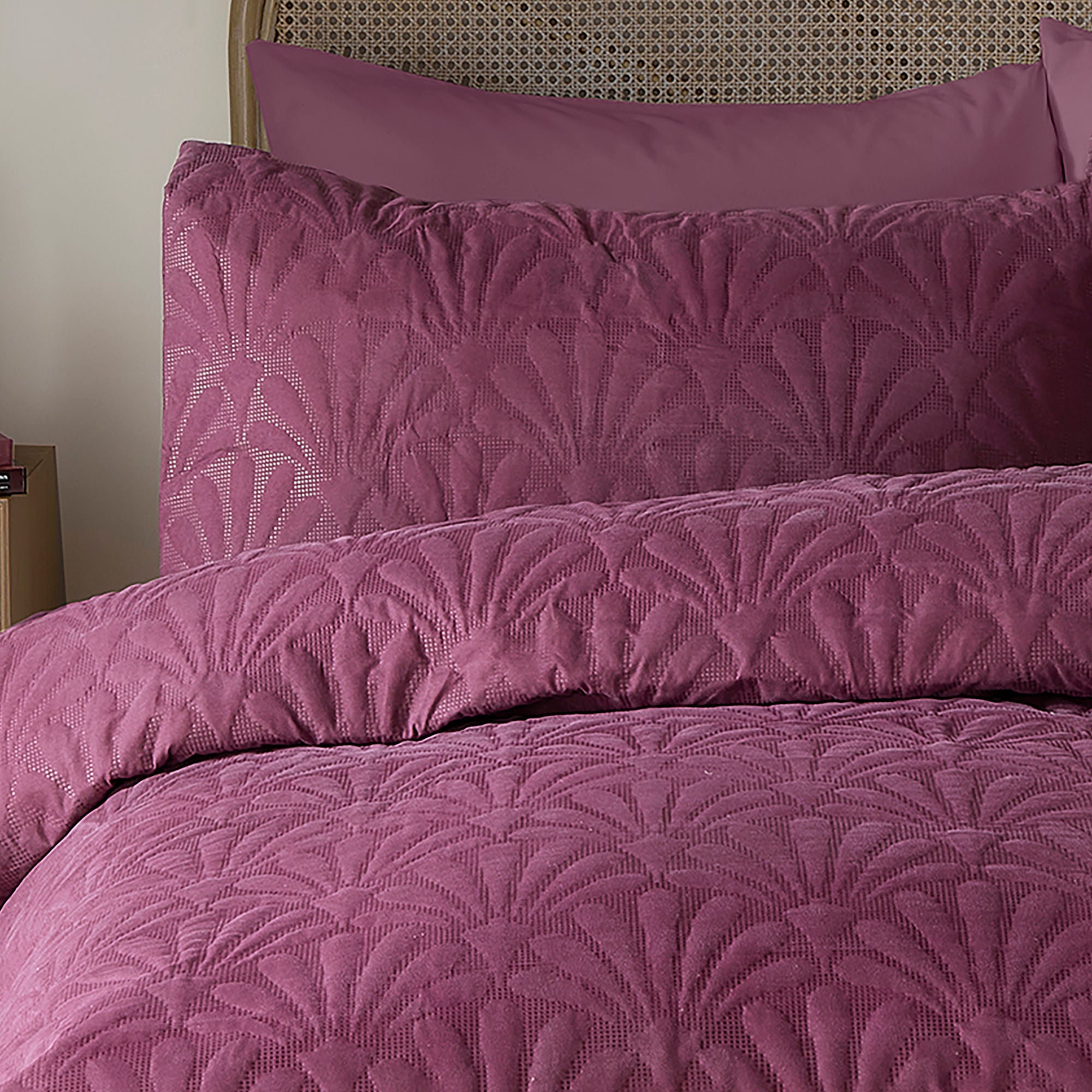 Cavali Duvet Cover Set in Berry - Duvet Cover Set - Serene