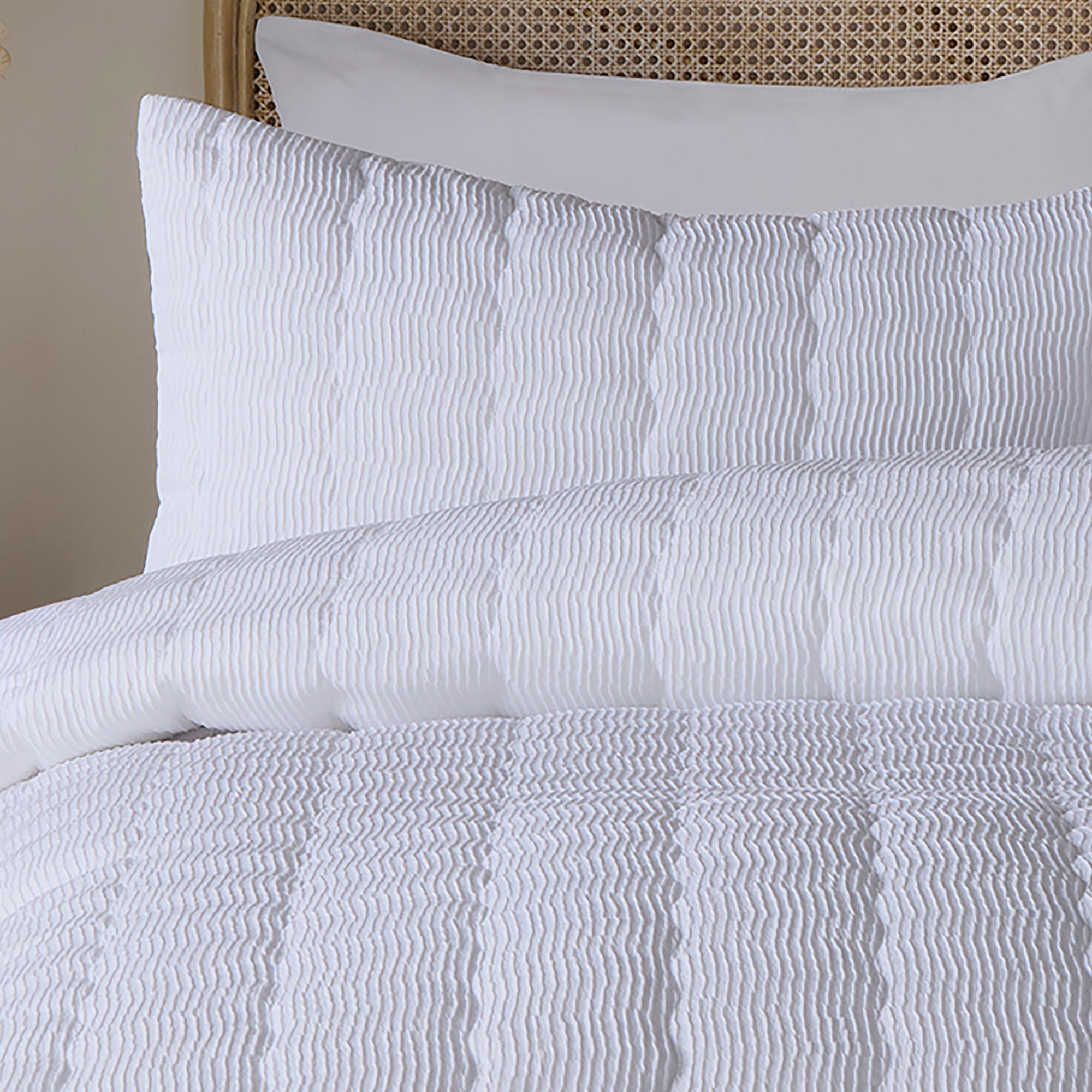Crinkle Wave Duvet Cover Set in White - Duvet Cover Set - Serene