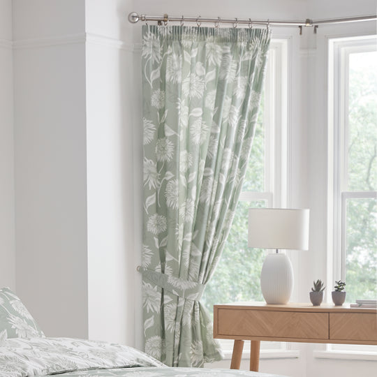Chrysanthemum Pencil Pleat Curtains in Green