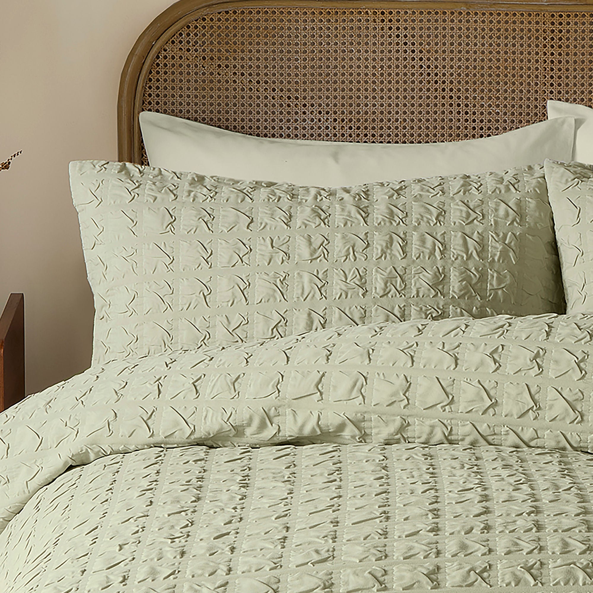 Embossed Grid Duvet Cover Set in Green - Duvet Cover Set - Serene