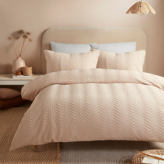Embossed Curve Duvet Cover Set in Natural