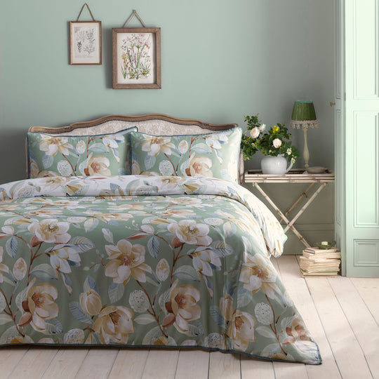 Eleanor Duvet Cover Set in Green
