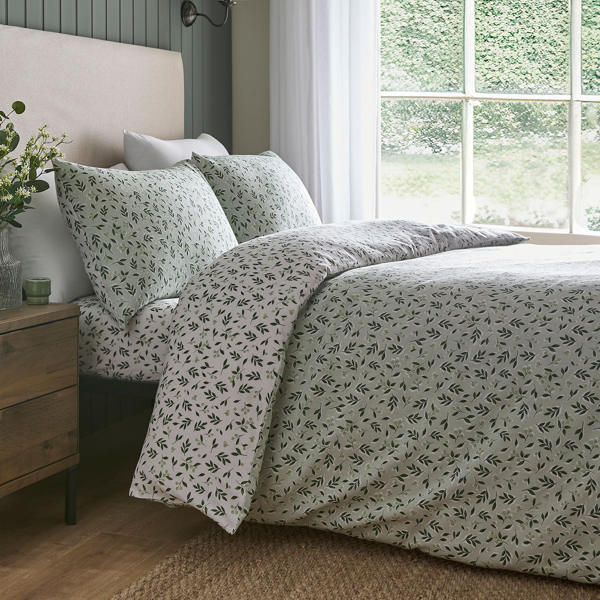 Falling Leaf Duvet Cover Set in Green - Duvet Cover Set - D & D Lodge