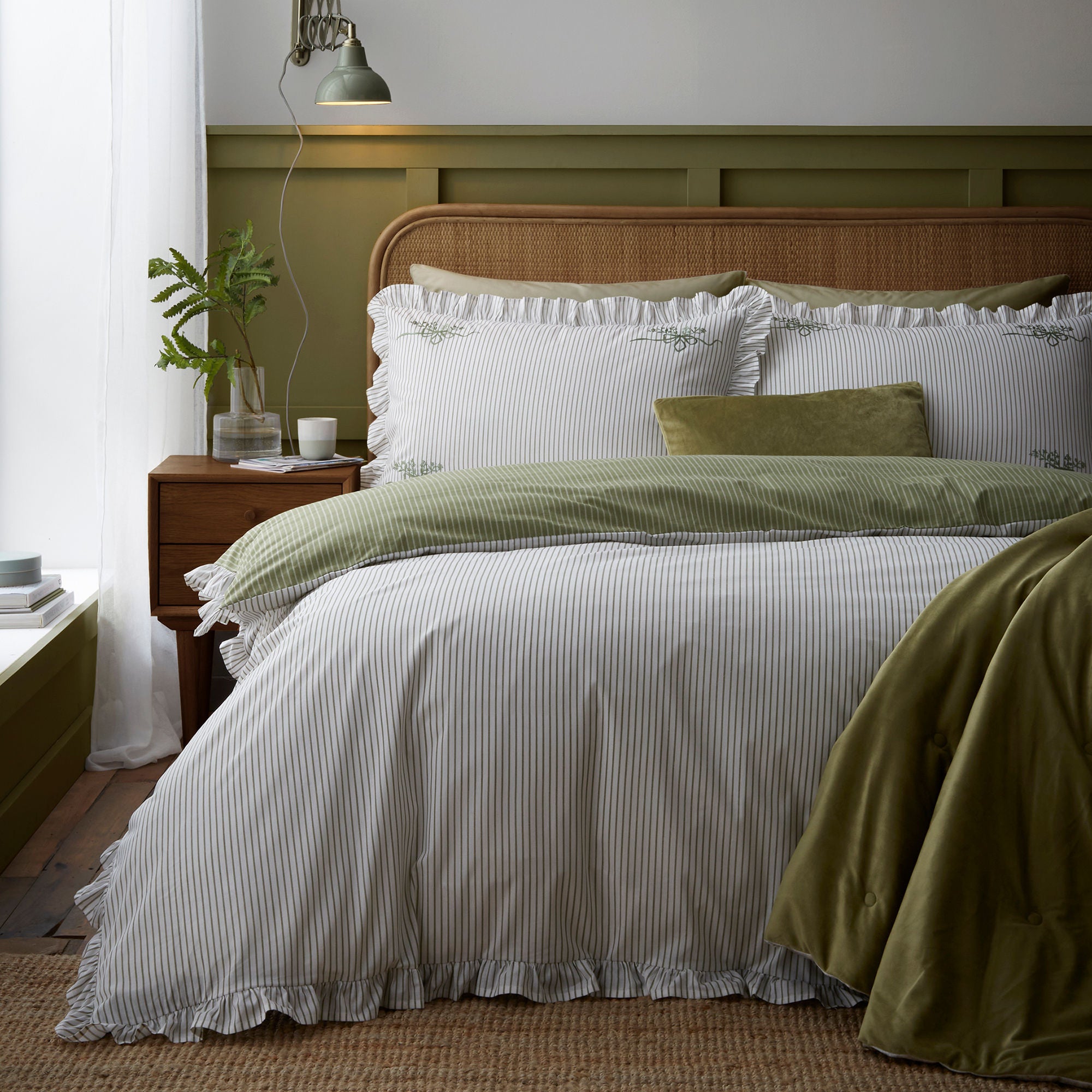 Frilled Embroidered Bow Stripe Duvet Cover Set in Green - Duvet Cover Set - Appletree Boutique