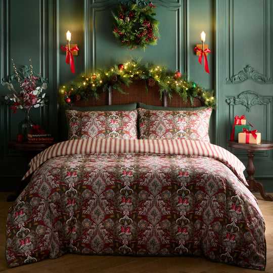 Festive Robin Duvet Cover Set in Red