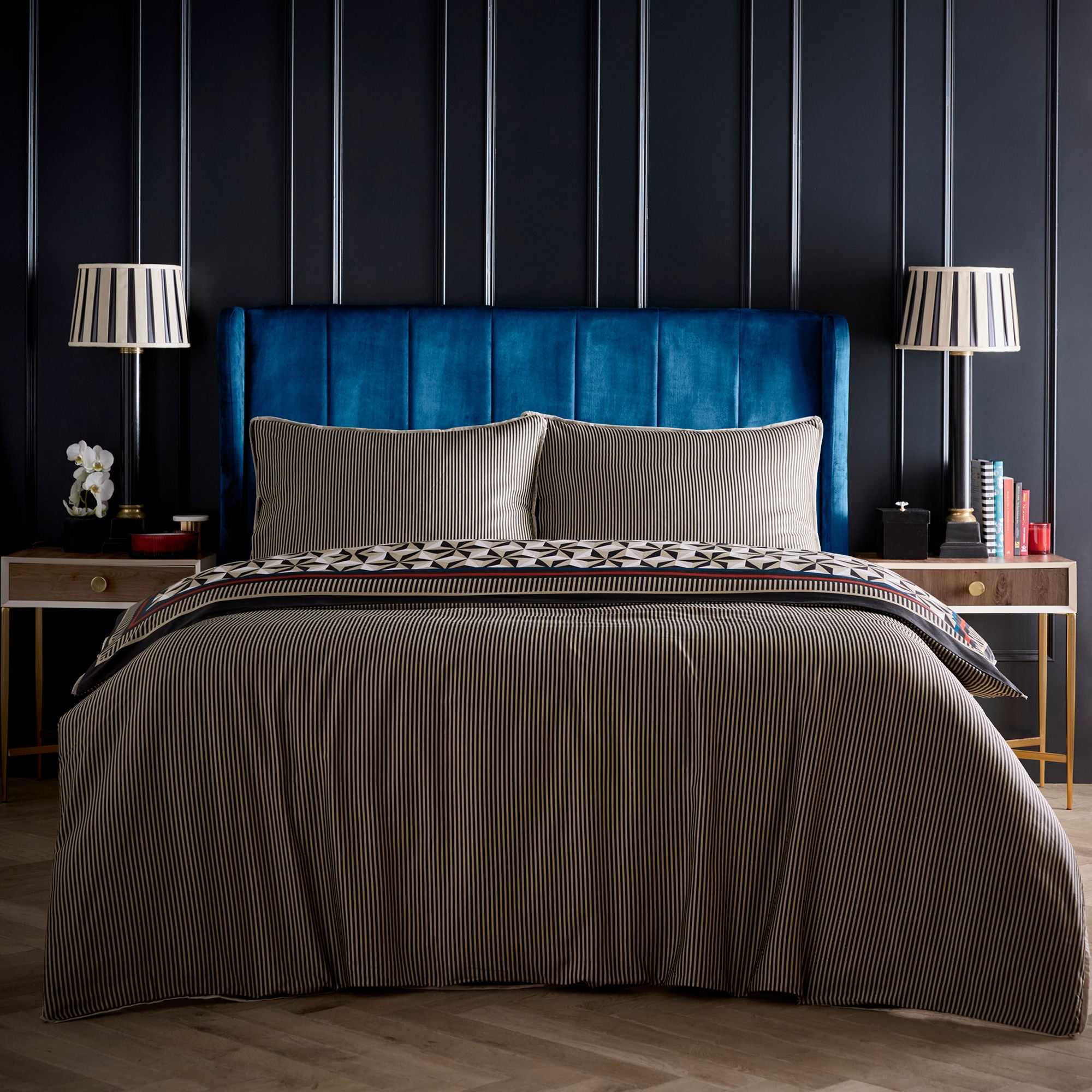 Hero Duvet Cover Set in Black