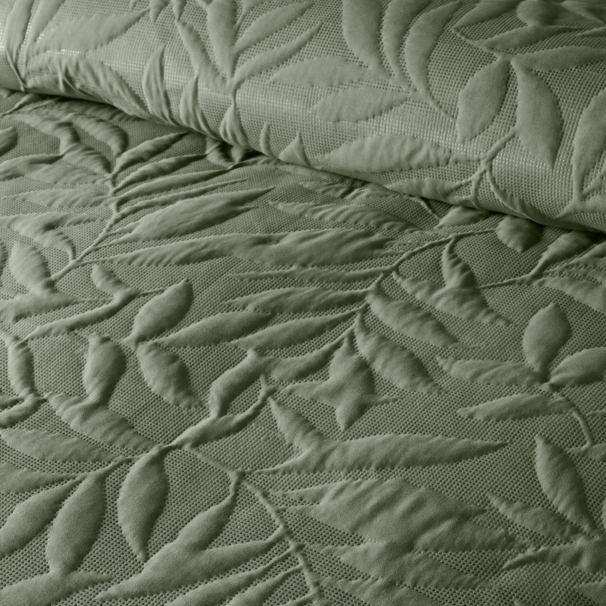 Luana Duvet Cover Set by Serene in Dark Green - Duvet Cover Set - Serene