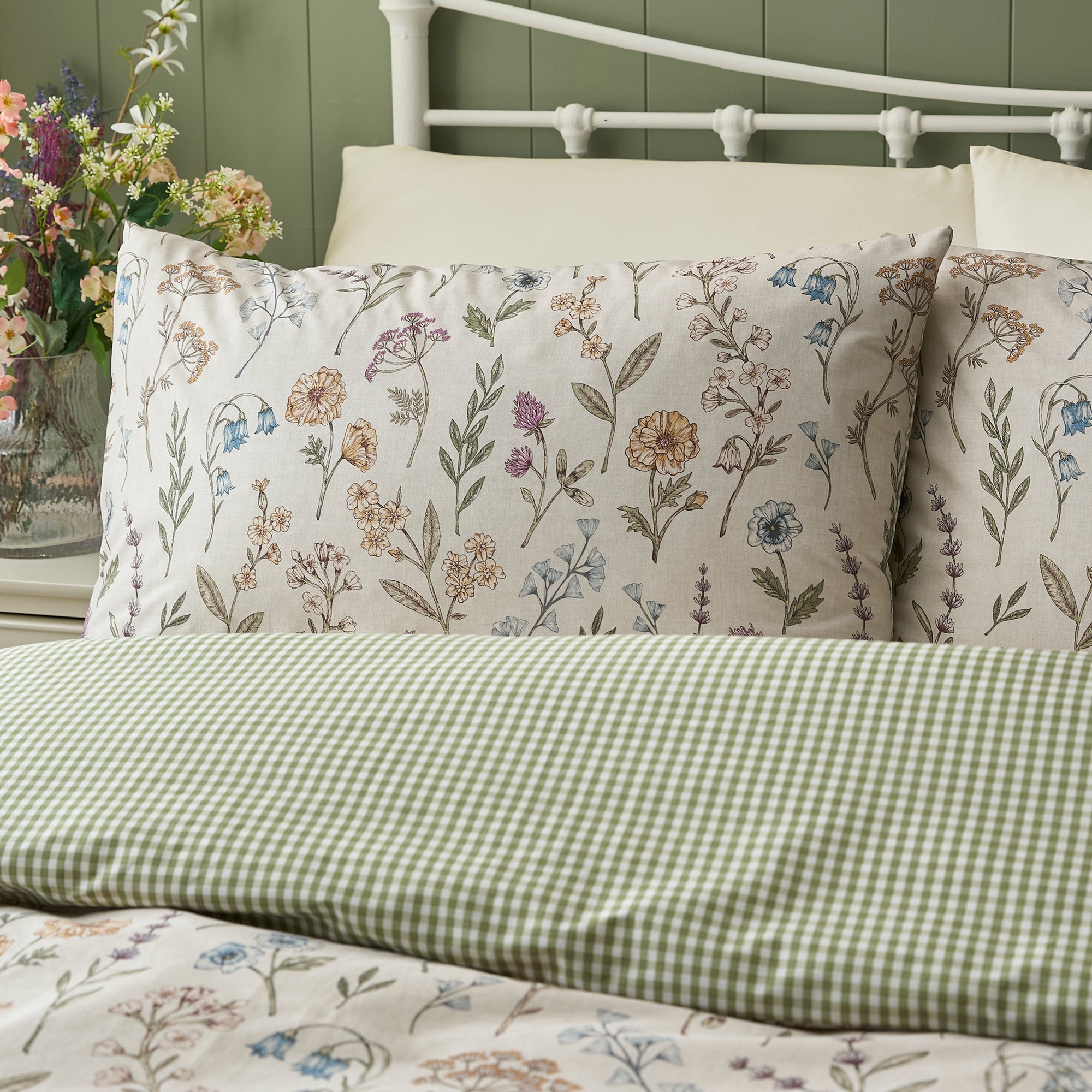 Meadow Floral Duvet Cover Set in Multi - Duvet Cover Set - D & D Design