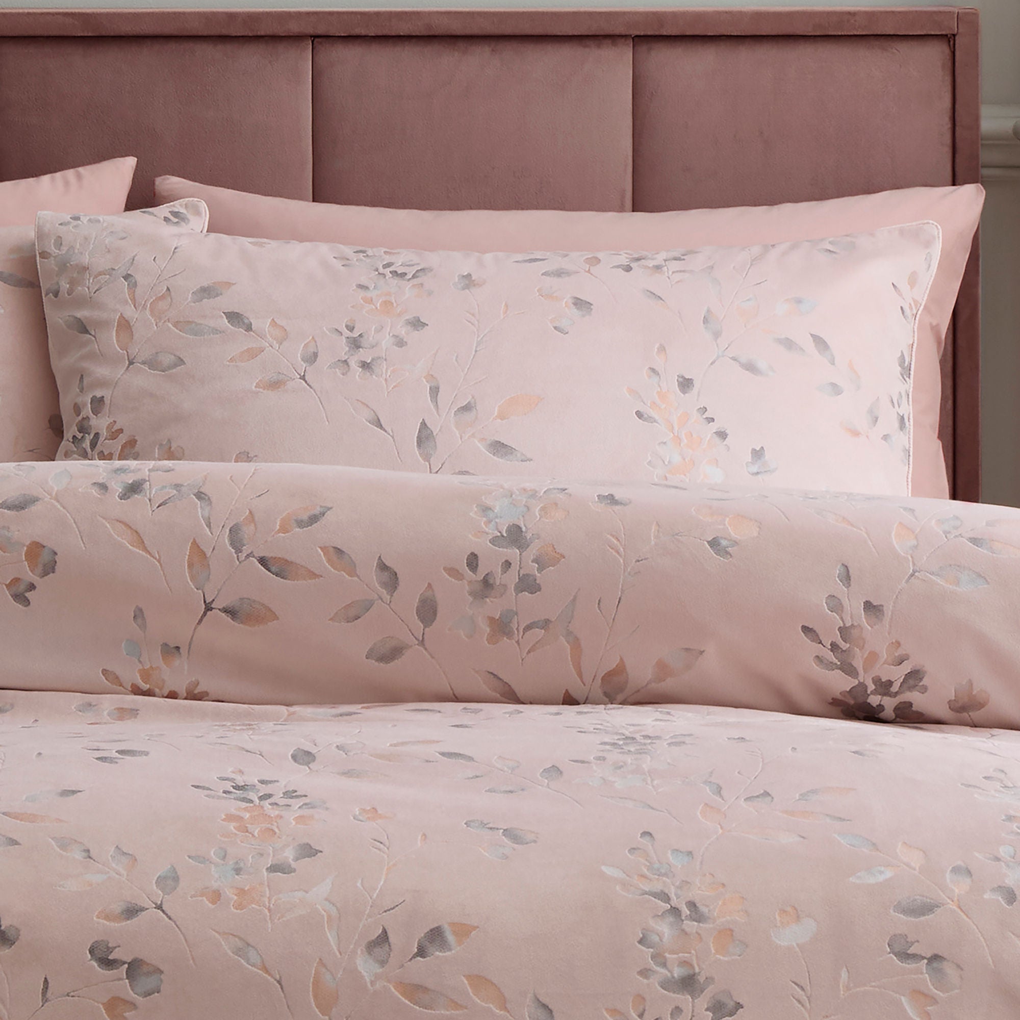 Metallic Leaf Duvet Cover Set in Pink - Duvet Cover Set - Soiree