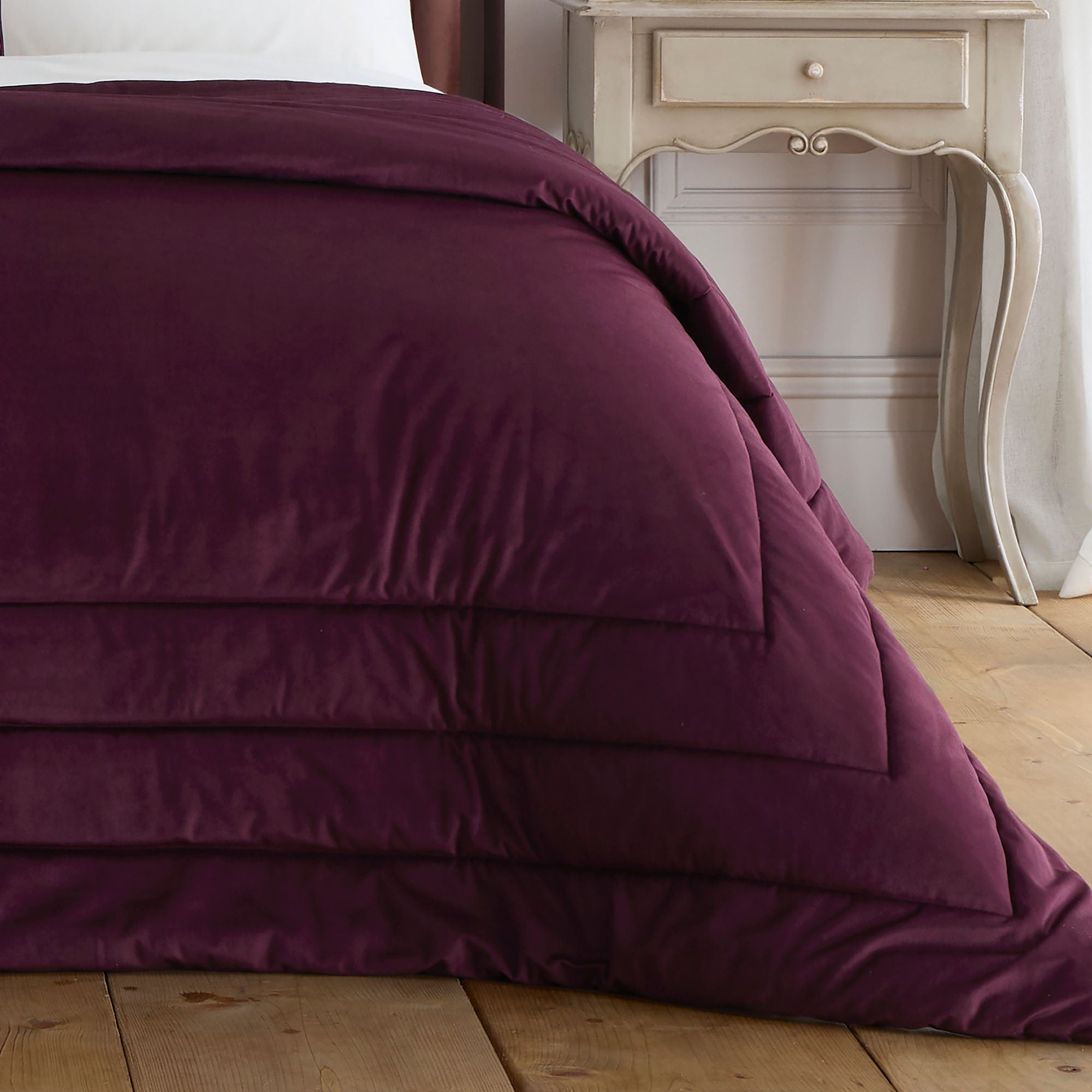 Melanie Bedspread in Berry 150 x 220cm