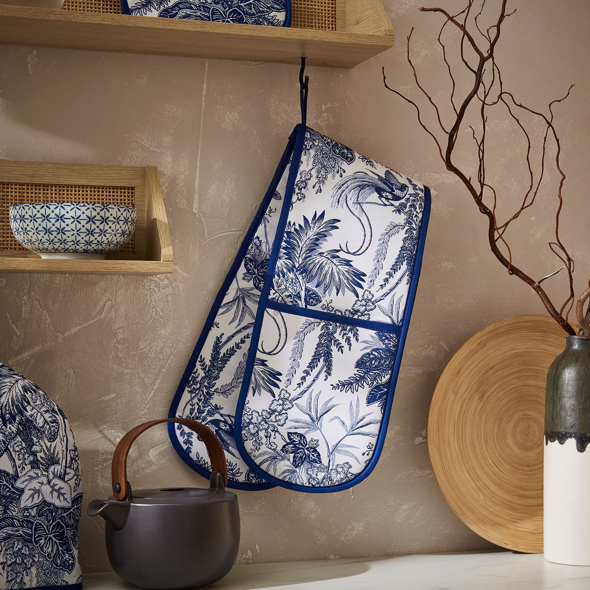 Ulster Weavers Willow Toile Double Oven Glove One Size in Blue - Double Oven Glove - Ulster Weavers