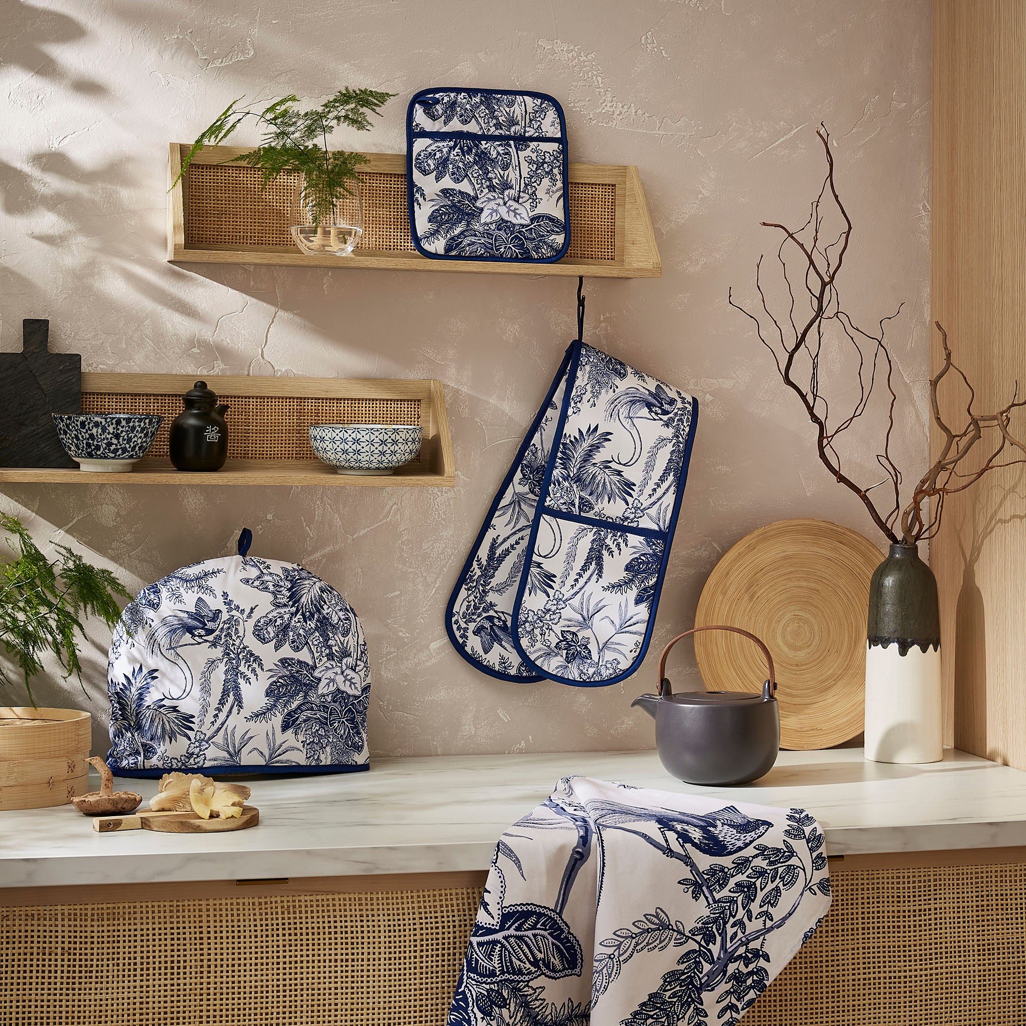 Ulster Weavers Willow Toile Double Oven Glove One Size in Blue - Double Oven Glove - Ulster Weavers