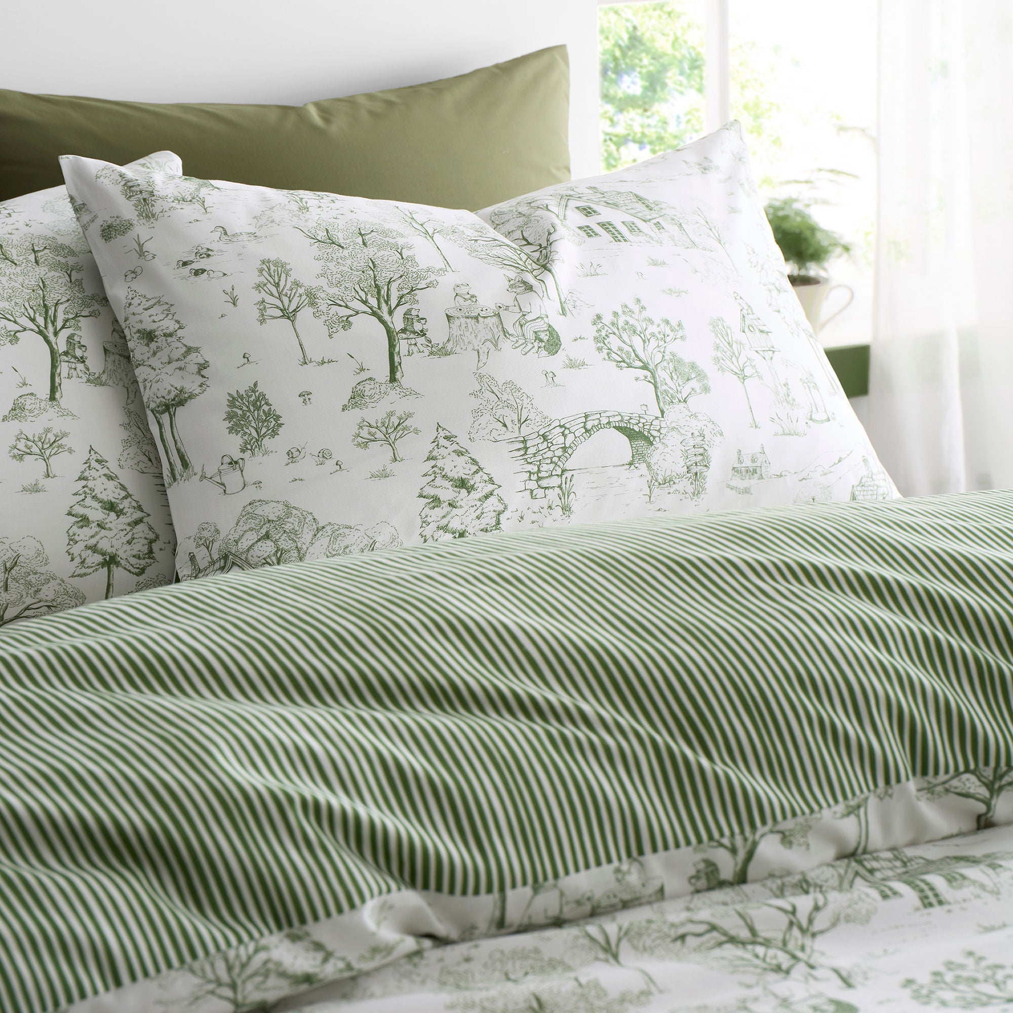 Woodland Toile Duvet Cover Set in Green - Duvet Cover Set - Fusion