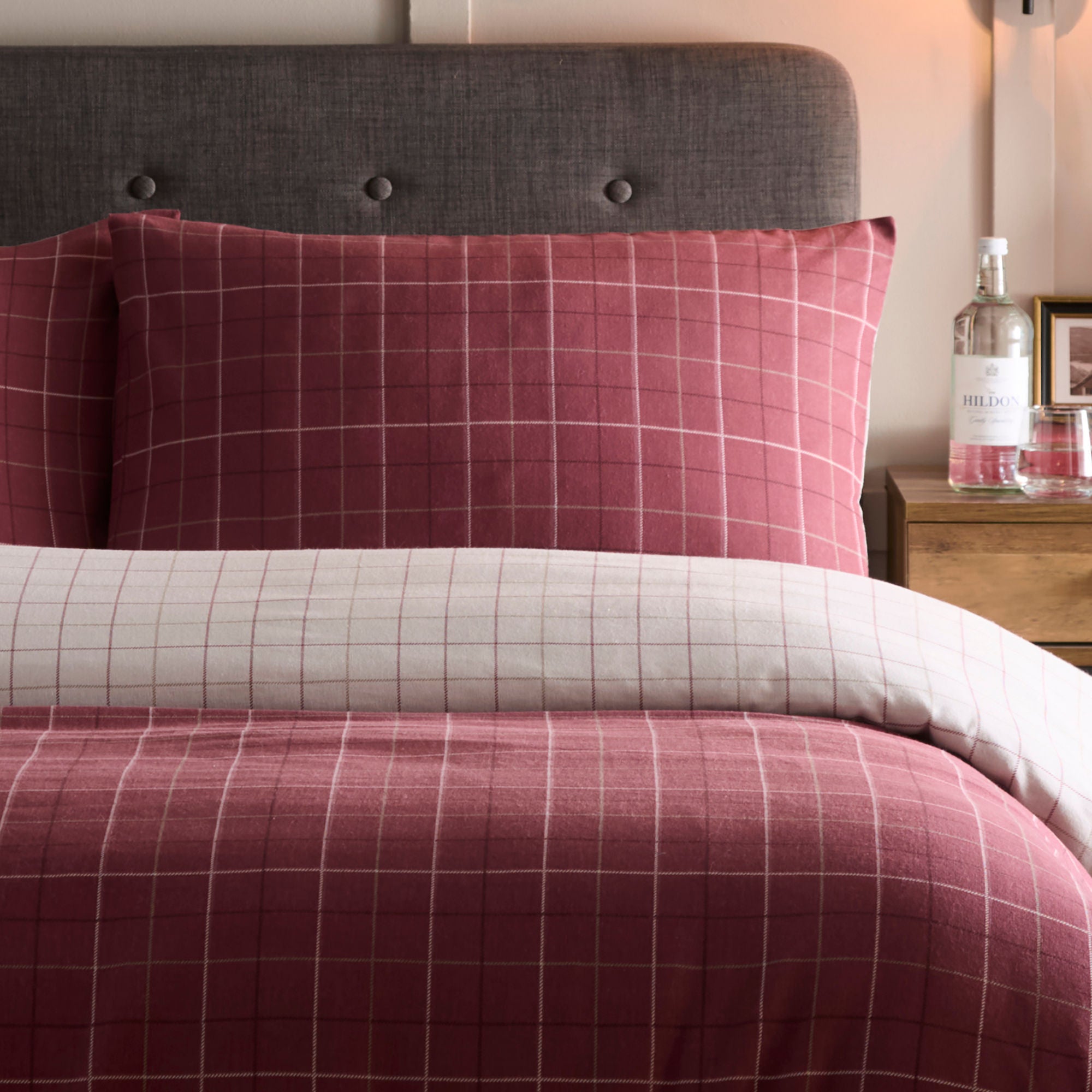 Wynn Duvet Cover Set in Burgundy - Duvet Cover Set - Dreams & Drapes