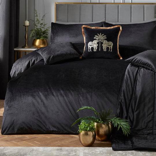 Montrose Duvet Cover Set in Black