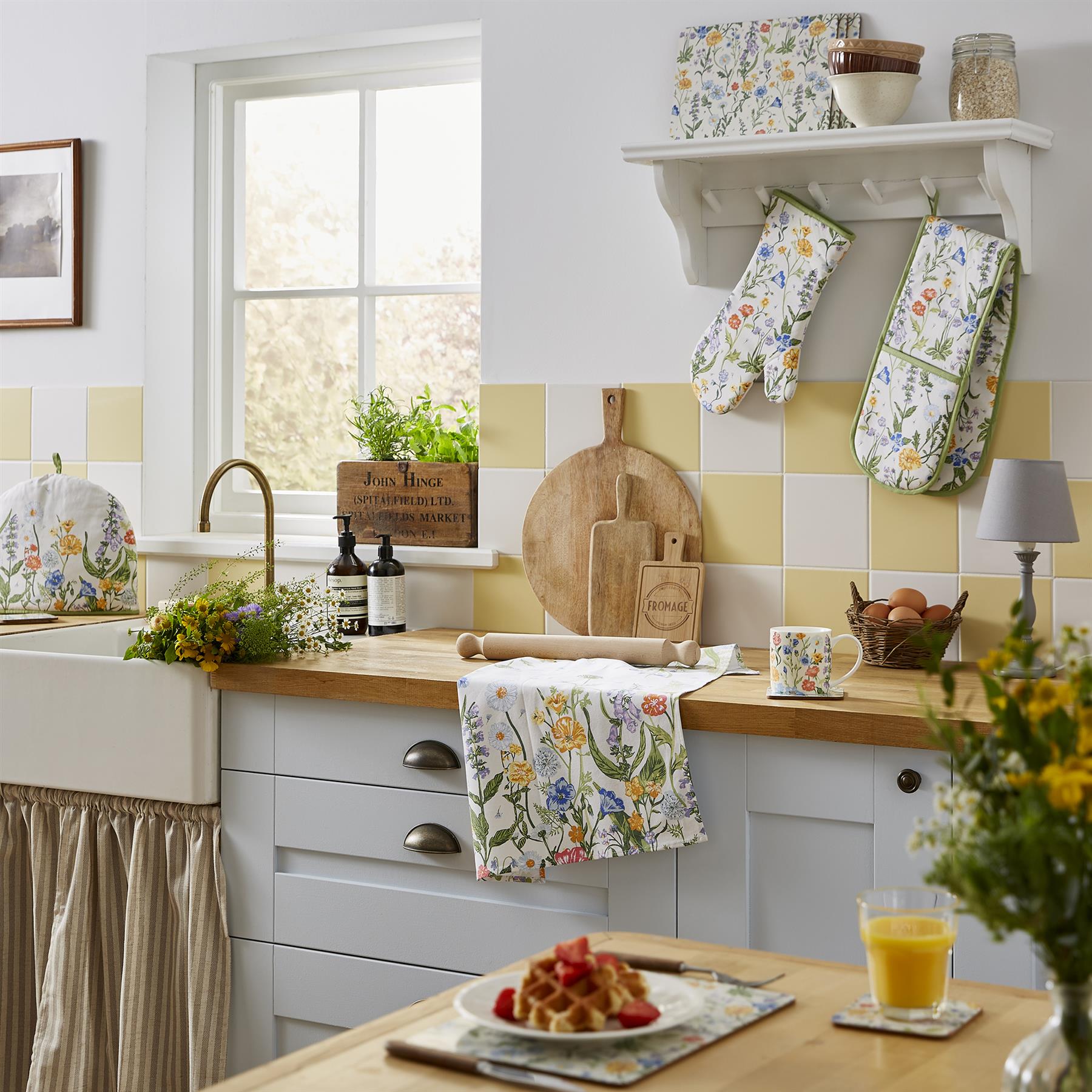 Ulster Weavers Cottage Garden Tea Towel - Cotton One Size in Multi - Tea Towel - Ulster Weavers
